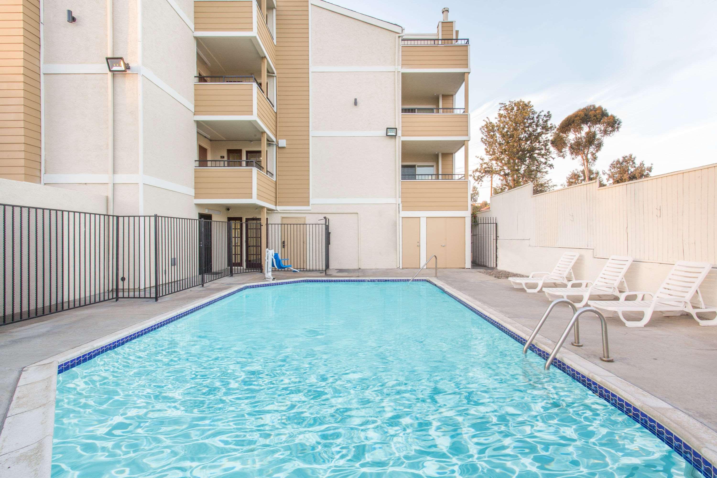 Super 8 By Wyndham National City Chula Vista Экстерьер фото