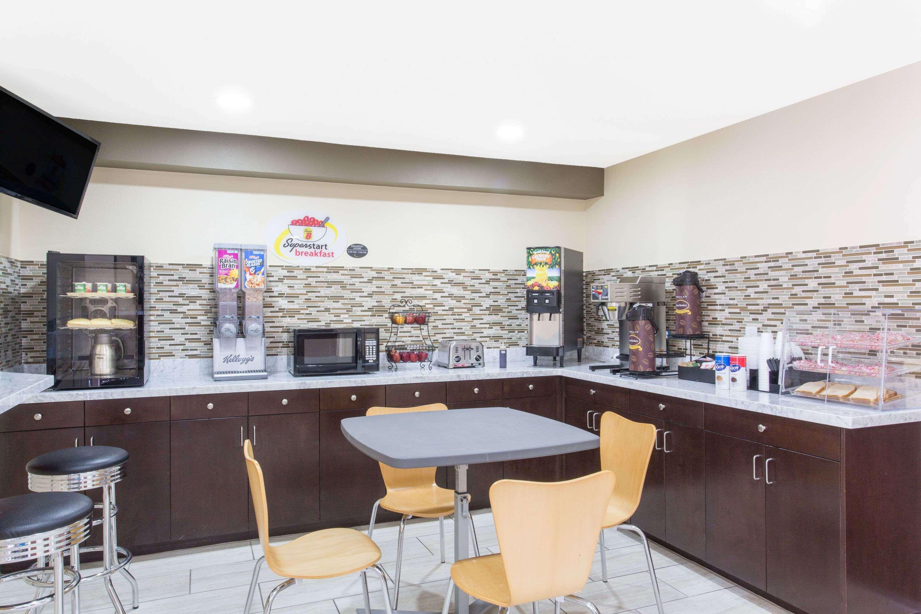 Super 8 By Wyndham National City Chula Vista Экстерьер фото